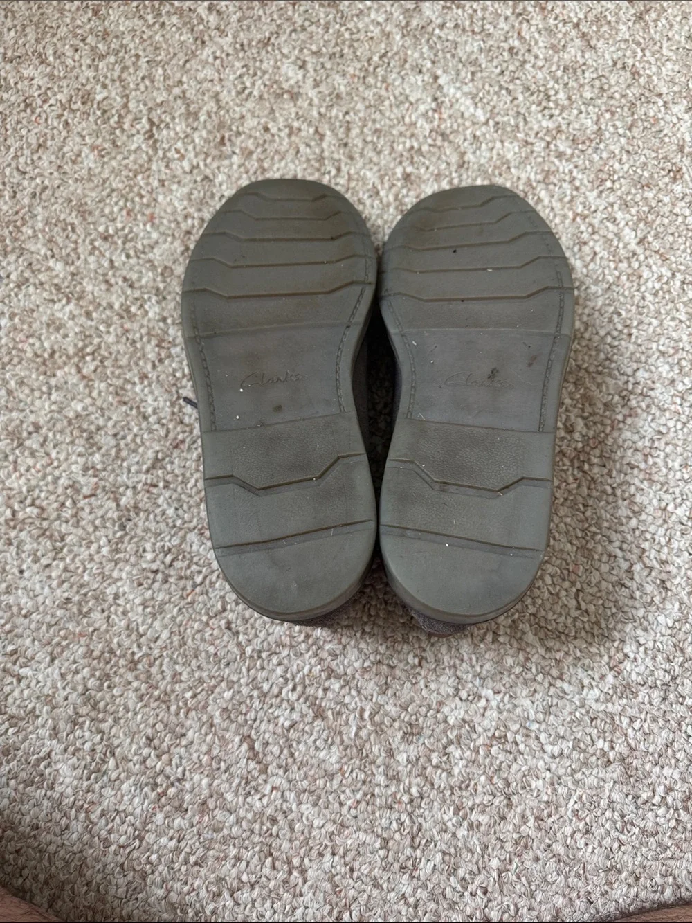 Clarks Men's Gray Suede Lace-Up Chukka Boots 8.5